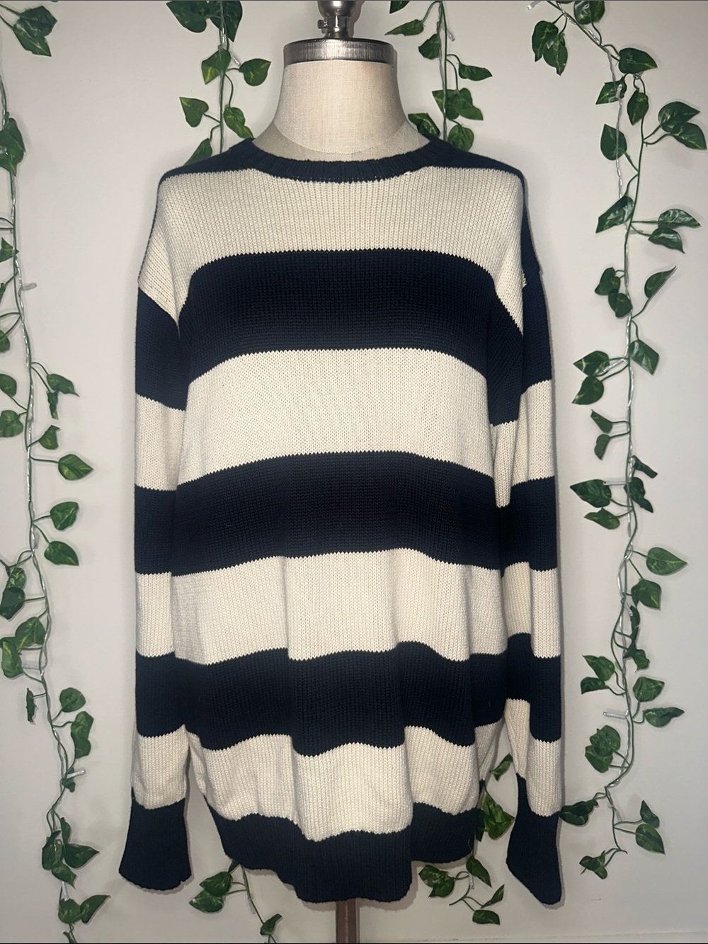 Brandy Melville Oversized Brianna Cotton Thick Stripe Sweater Cream & Navy